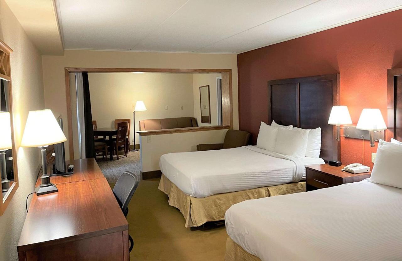פורט דודג' Crossroads Hotel & Event Center מראה חיצוני תמונה