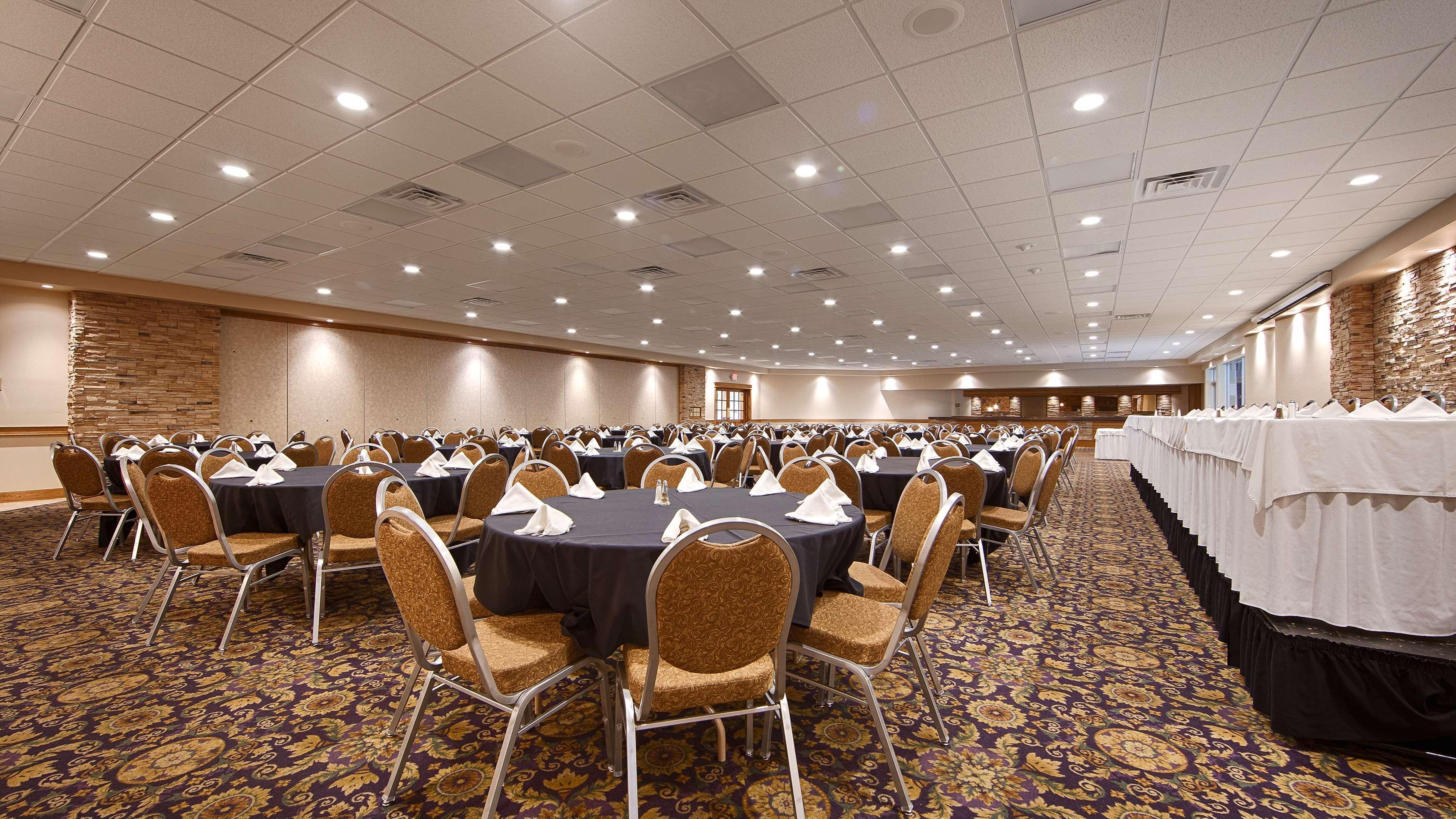 פורט דודג' Crossroads Hotel & Event Center מראה חיצוני תמונה